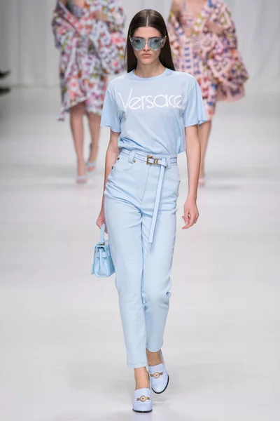 Look 44